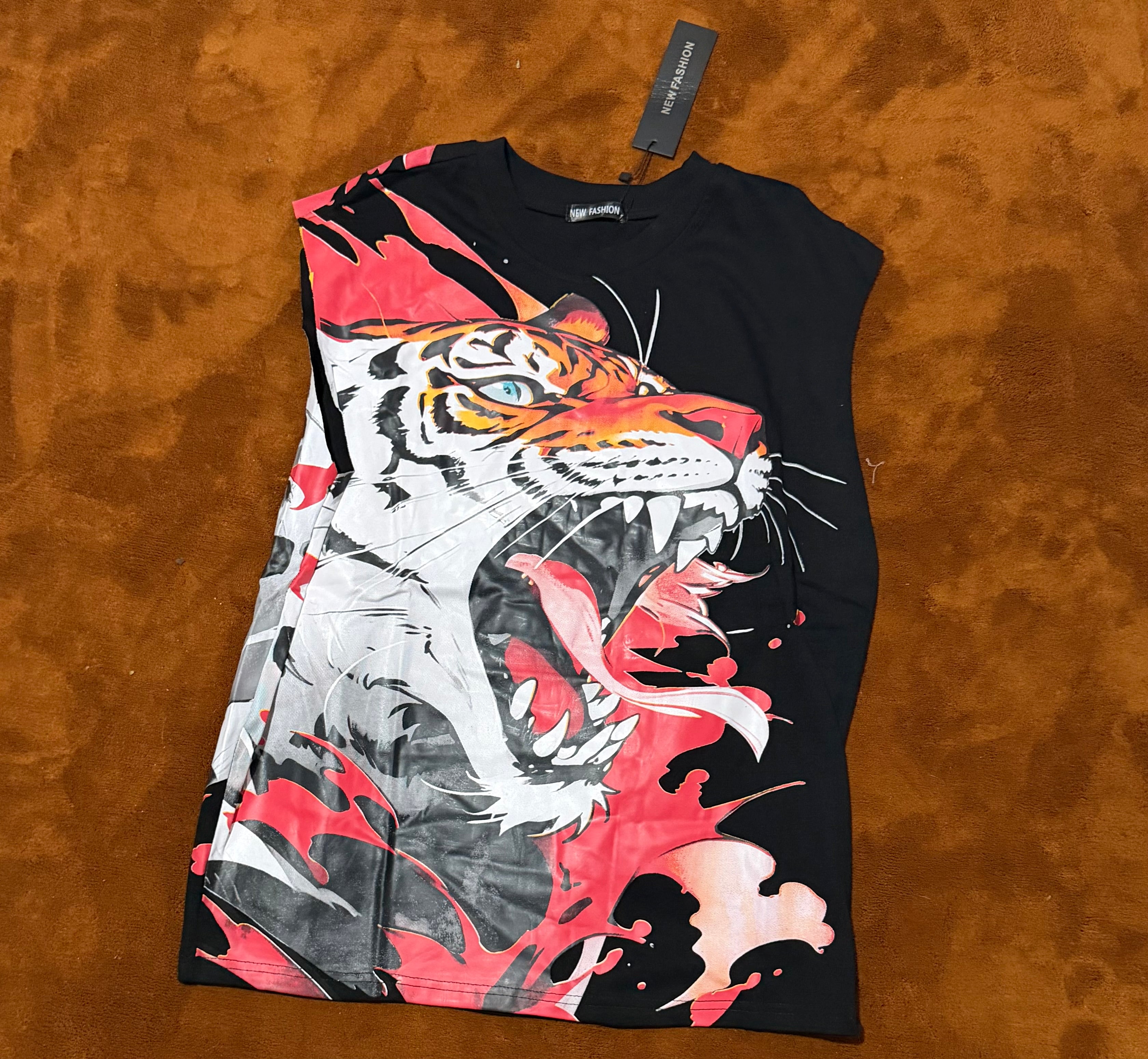 Sleeveless tee
